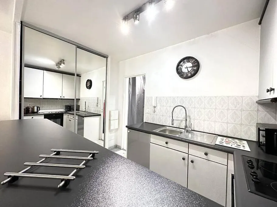 Beau Studio Centre Juan Les Pins A 300M Des Plages Antibes France