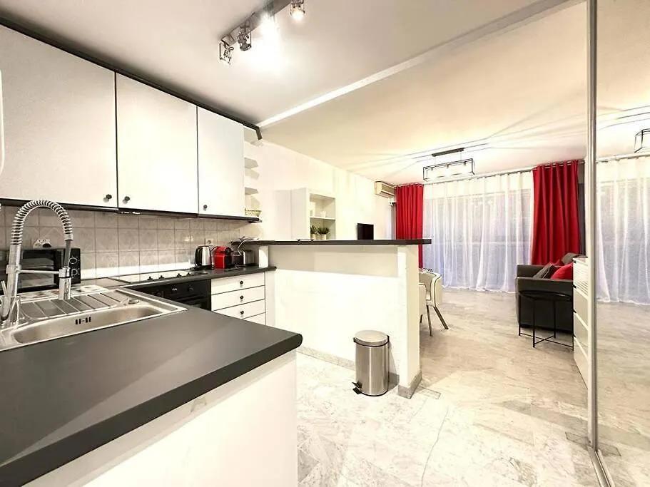 Apartment Beau Studio Centre Juan Les Pins A 300M Des Plages Antibes